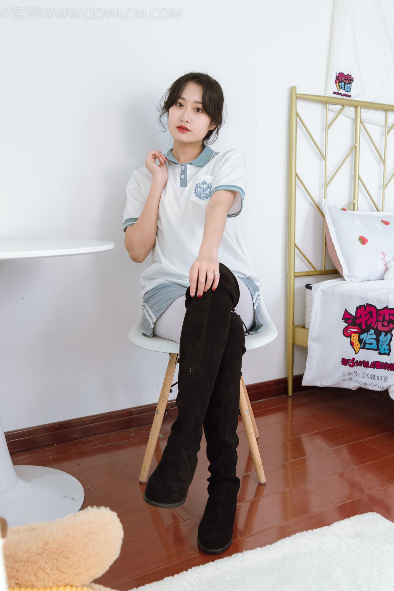 物恋传媒美少女丝袜美脚写真第NO.1068期小敏云之语 (24)