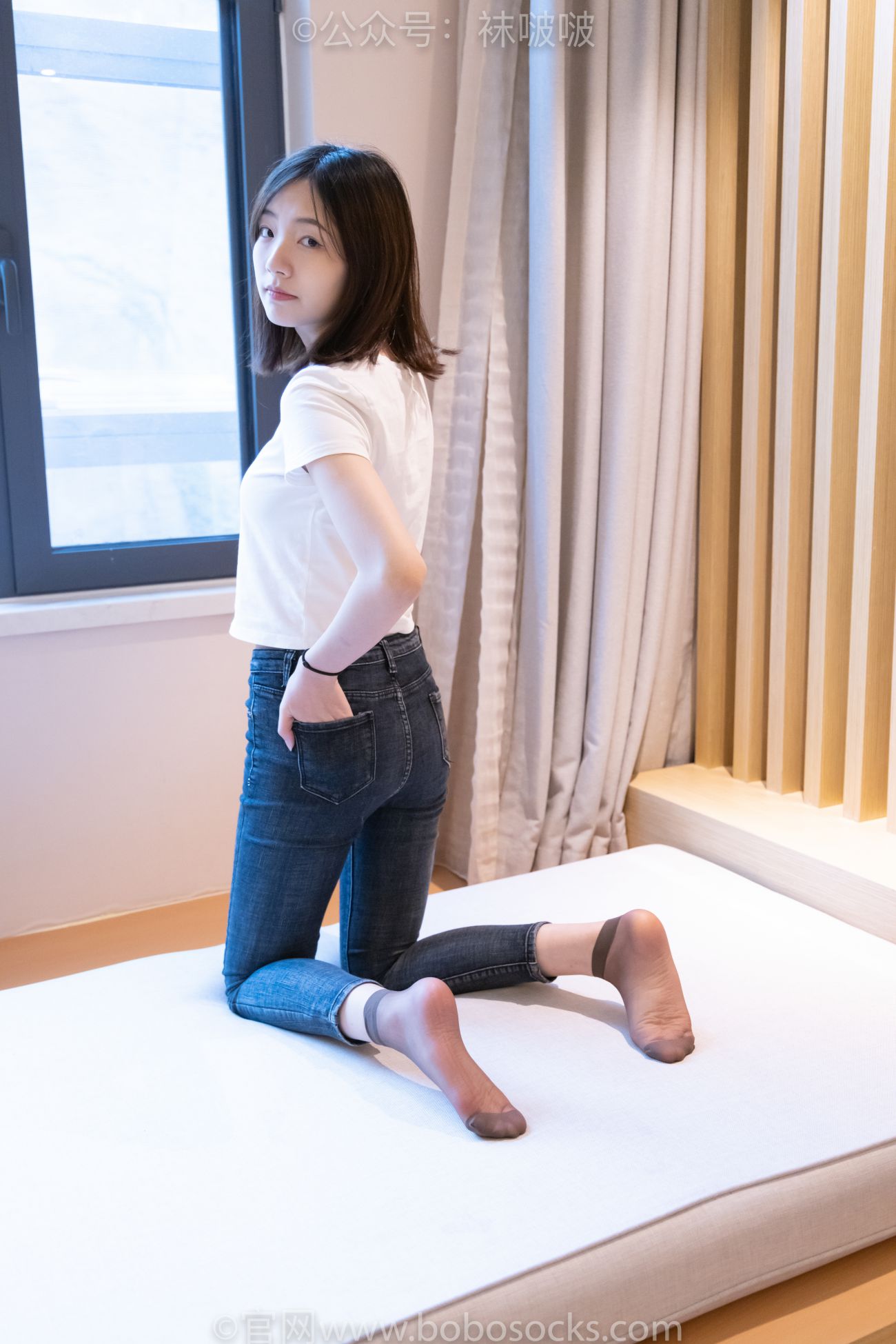 BoBoSocks袜啵啵美少女丝袜美脚写真第No.063期小甜豆平底鞋短肉丝短咖啡丝裸足 (101)