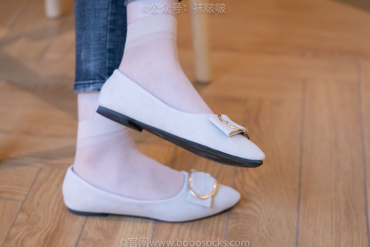 BoBoSocks袜啵啵美少女丝袜美脚写真第No.063期小甜豆平底鞋短肉丝短咖啡丝裸足 (24)