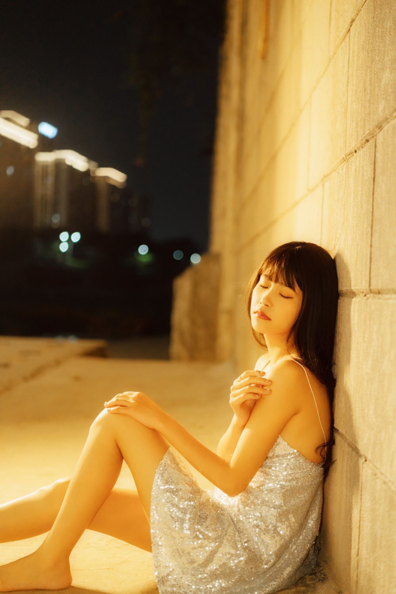 YITUYU艺图语模特唯美写真2021.11.25期桥洞下的少女小可 (22)
