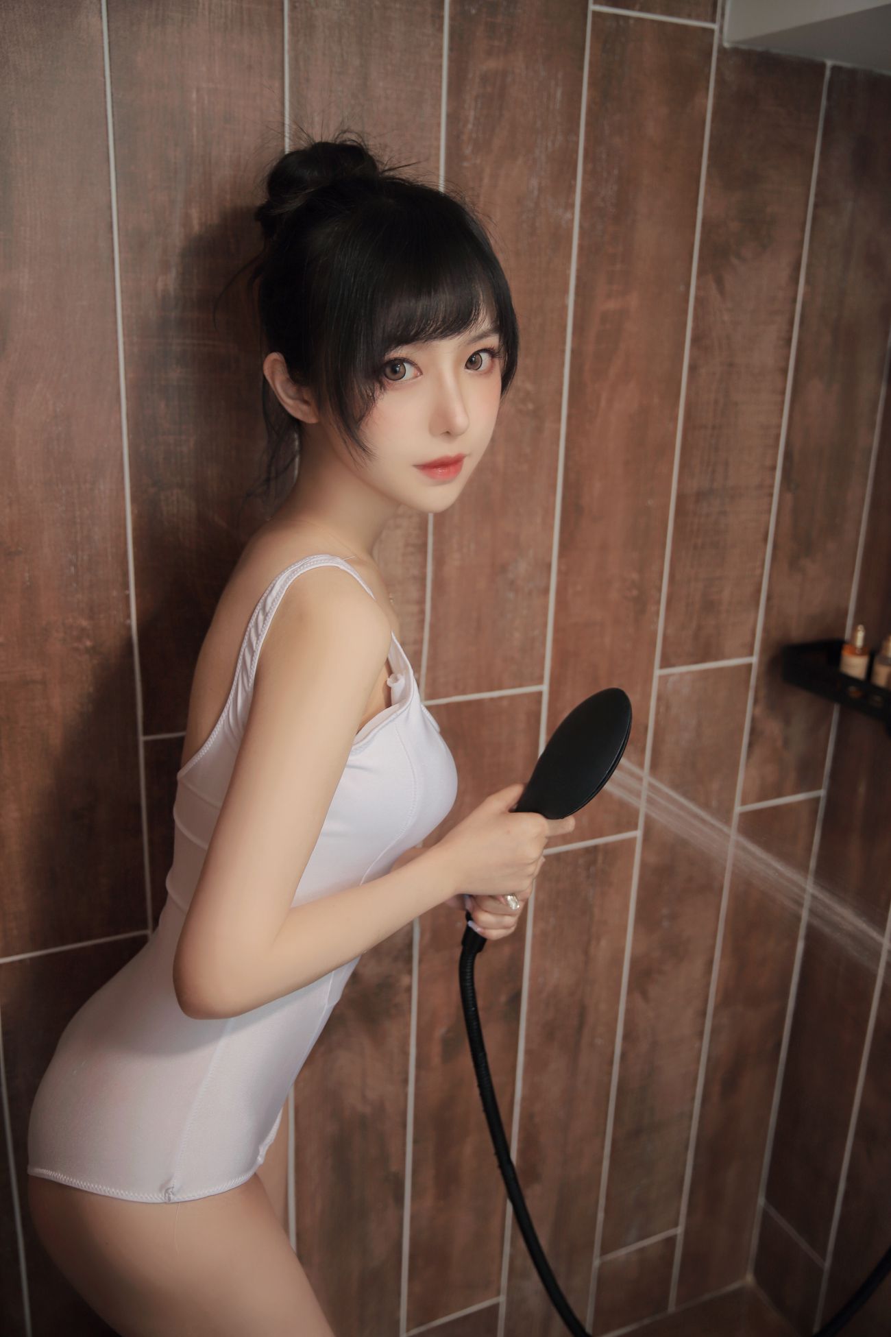 微博美少女Shika小鹿鹿性感Cosplay写真半透浴室 (13)