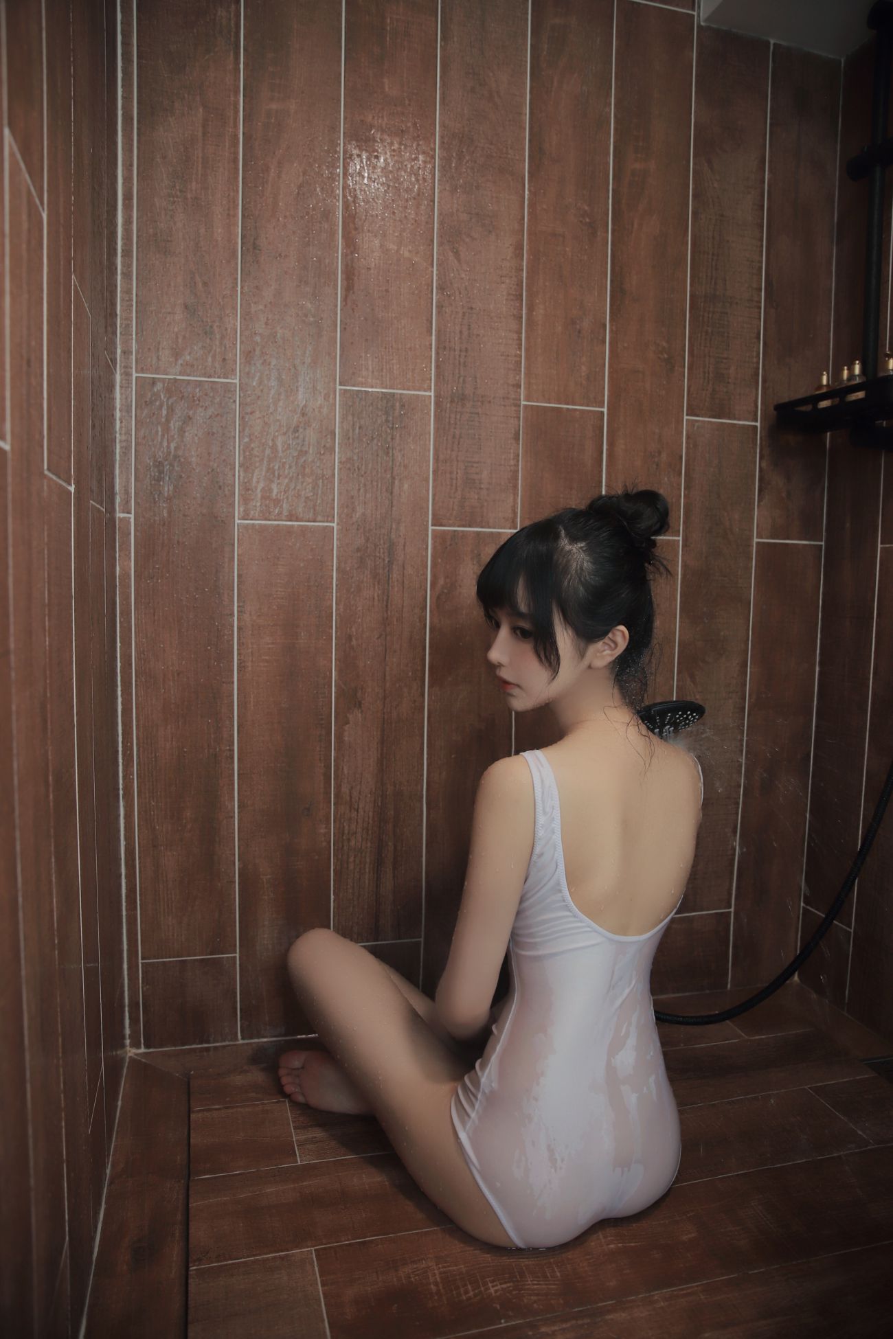 微博美少女Shika小鹿鹿性感Cosplay写真半透浴室 (15)