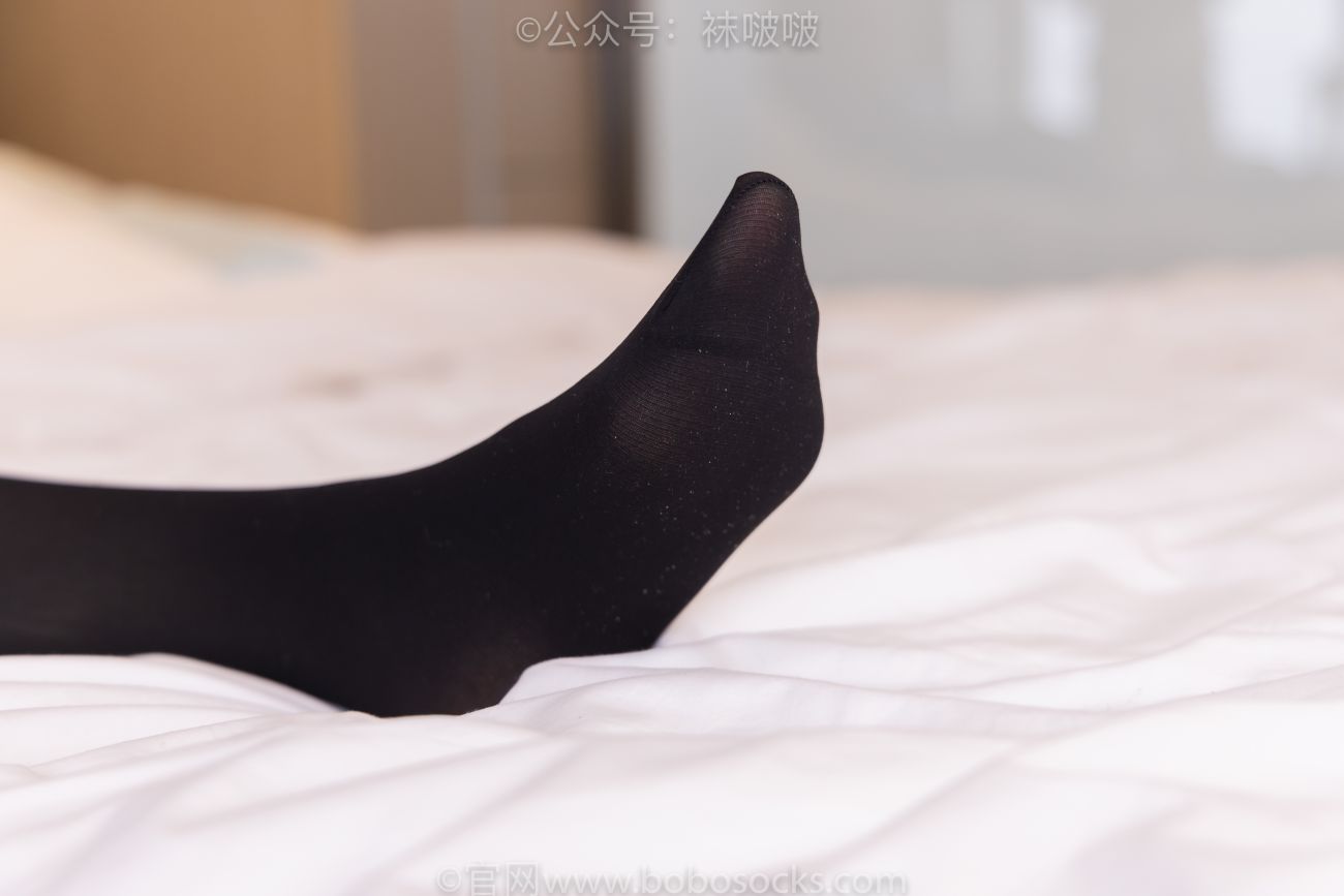 BoBoSocks袜啵啵美少女丝袜美脚写真第No.072期小甜豆两双长靴厚黑丝厚肉丝 (23)