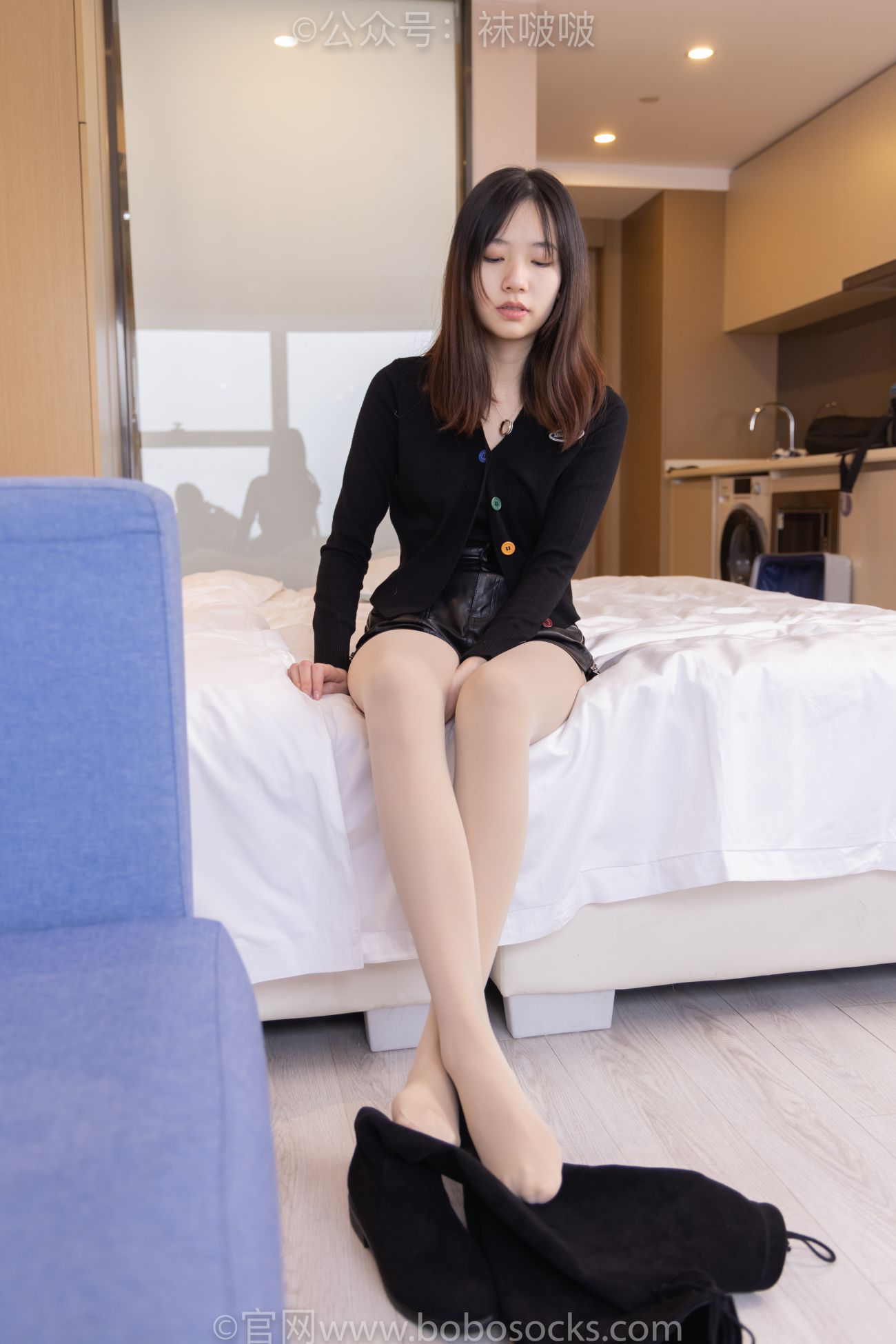 BoBoSocks袜啵啵美少女丝袜美脚写真第No.072期小甜豆两双长靴厚黑丝厚肉丝 (64)