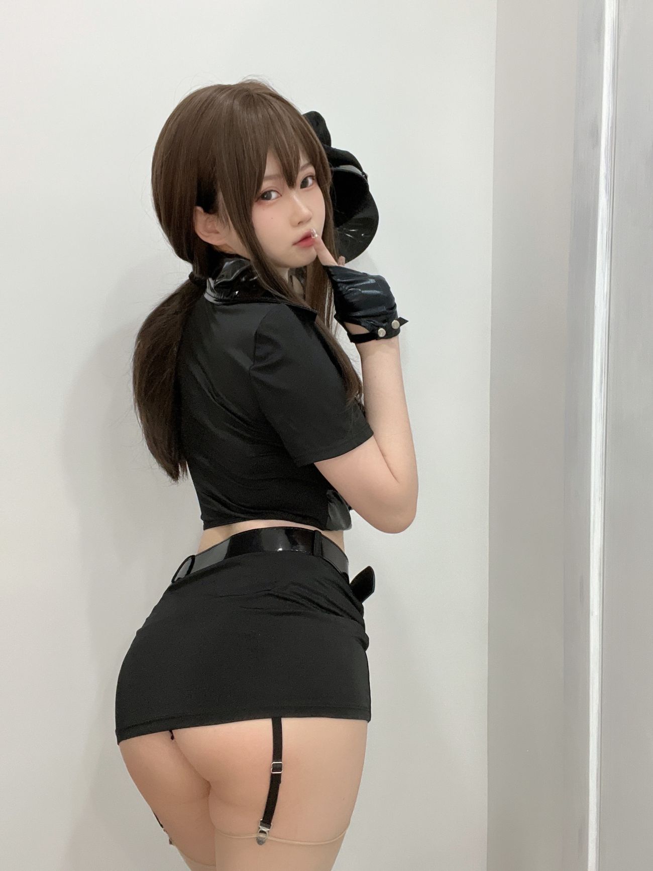 微博美少女是依酱呀性感Cosplay写真女警 (12)