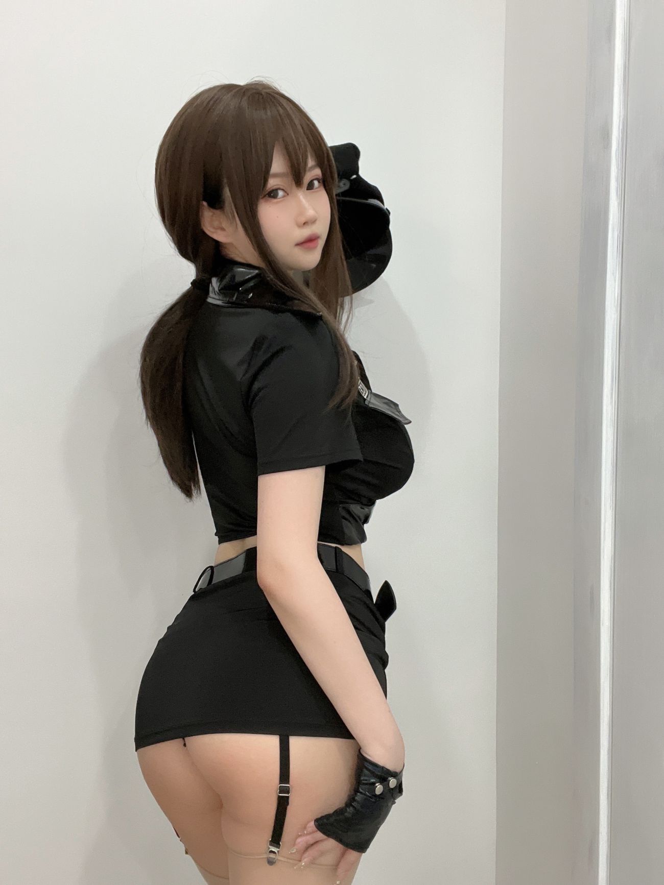 微博美少女是依酱呀性感Cosplay写真女警 (11)