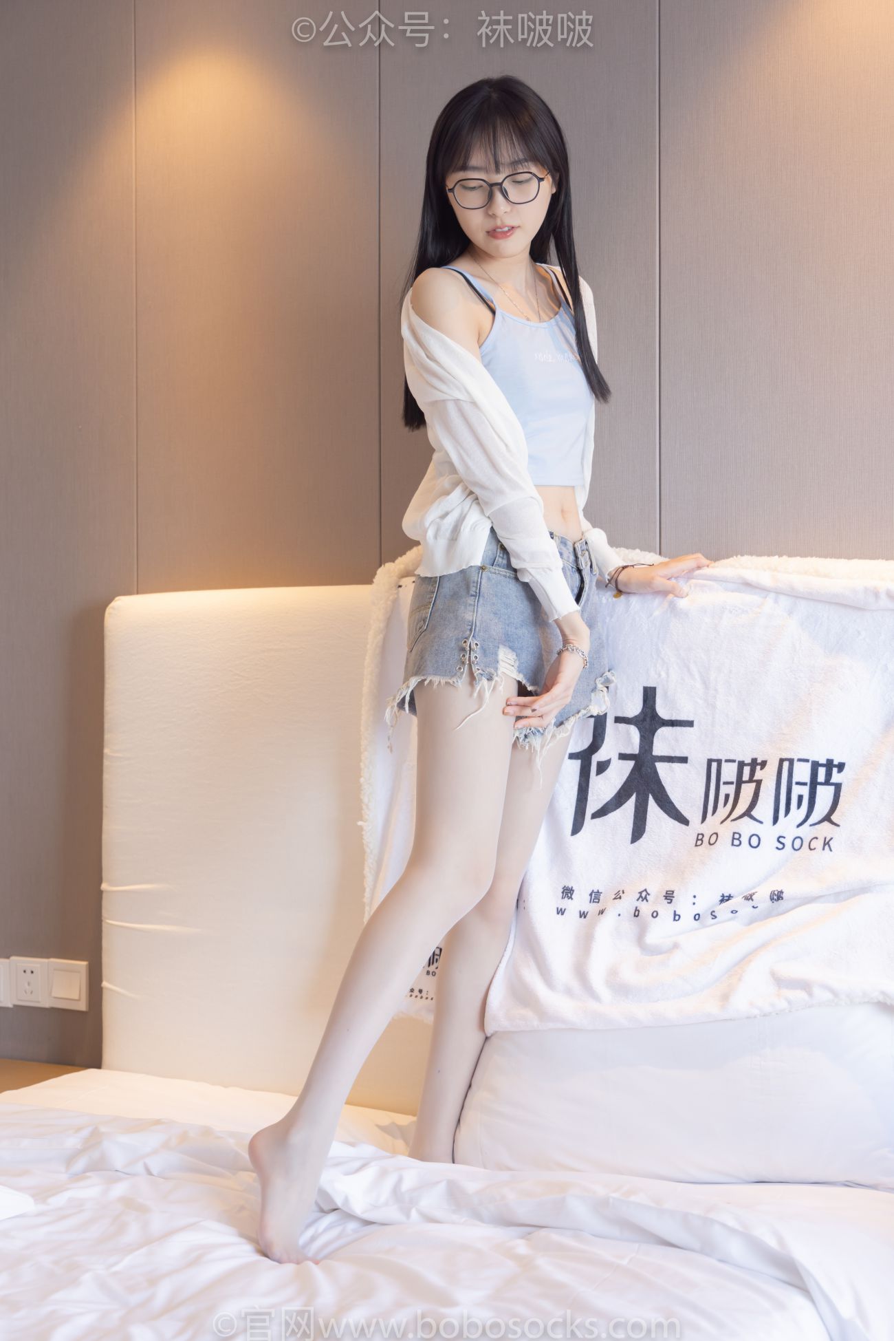 BoBoSocks袜啵啵美少女丝袜美脚写真第No.083期稚予高跟鞋凉鞋白丝裸足涂白色指甲油剧情 (92)