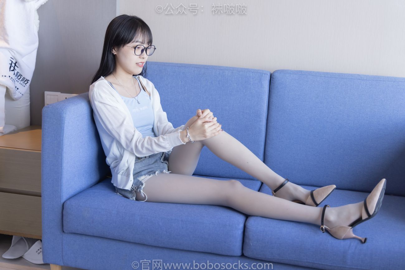 BoBoSocks袜啵啵美少女丝袜美脚写真第No.083期稚予高跟鞋凉鞋白丝裸足涂白色指甲油剧情 (20)