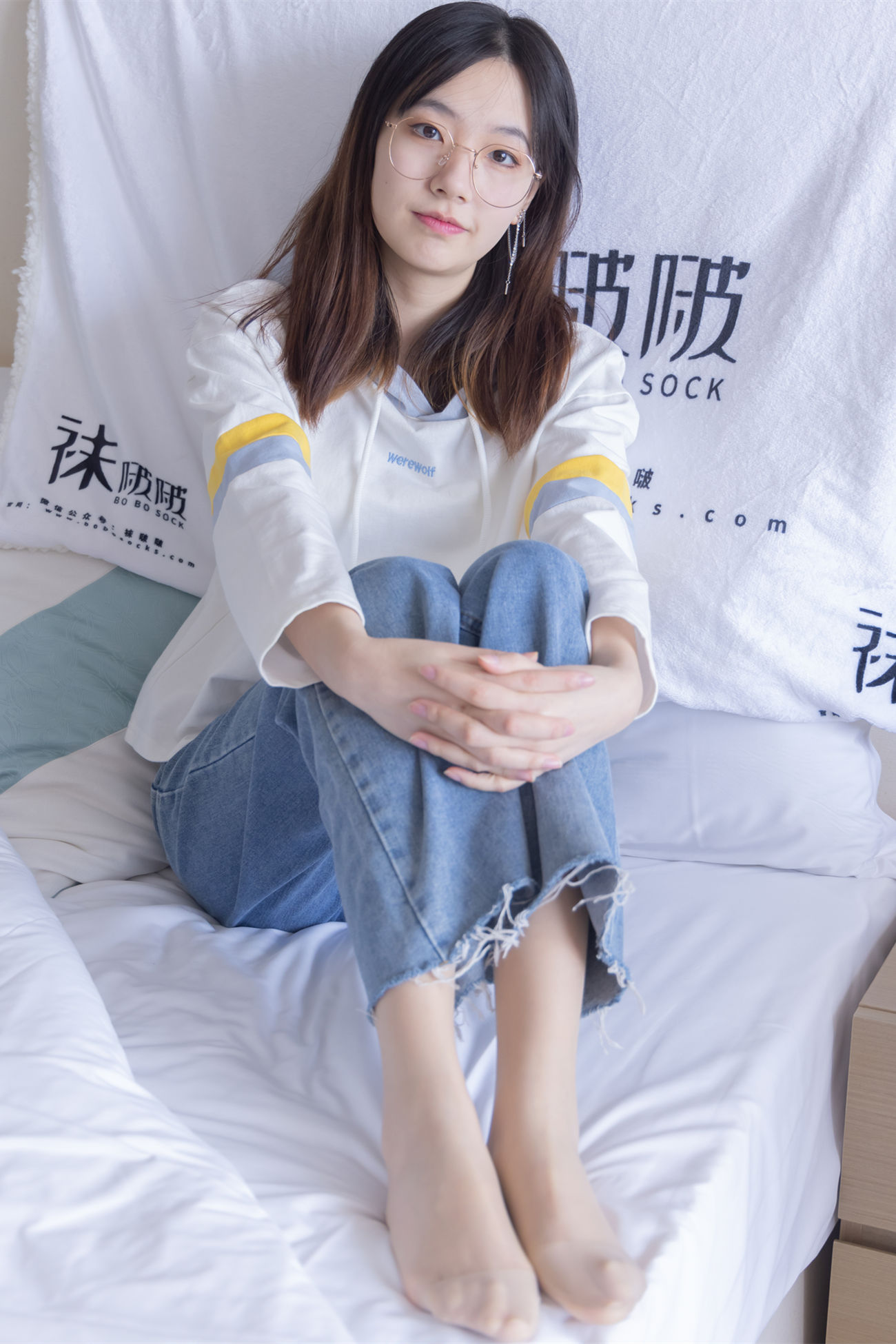 BoBoSocks袜啵啵美少女丝袜美脚写真第No.080期小甜豆帆布鞋白棉袜肉丝 (1)