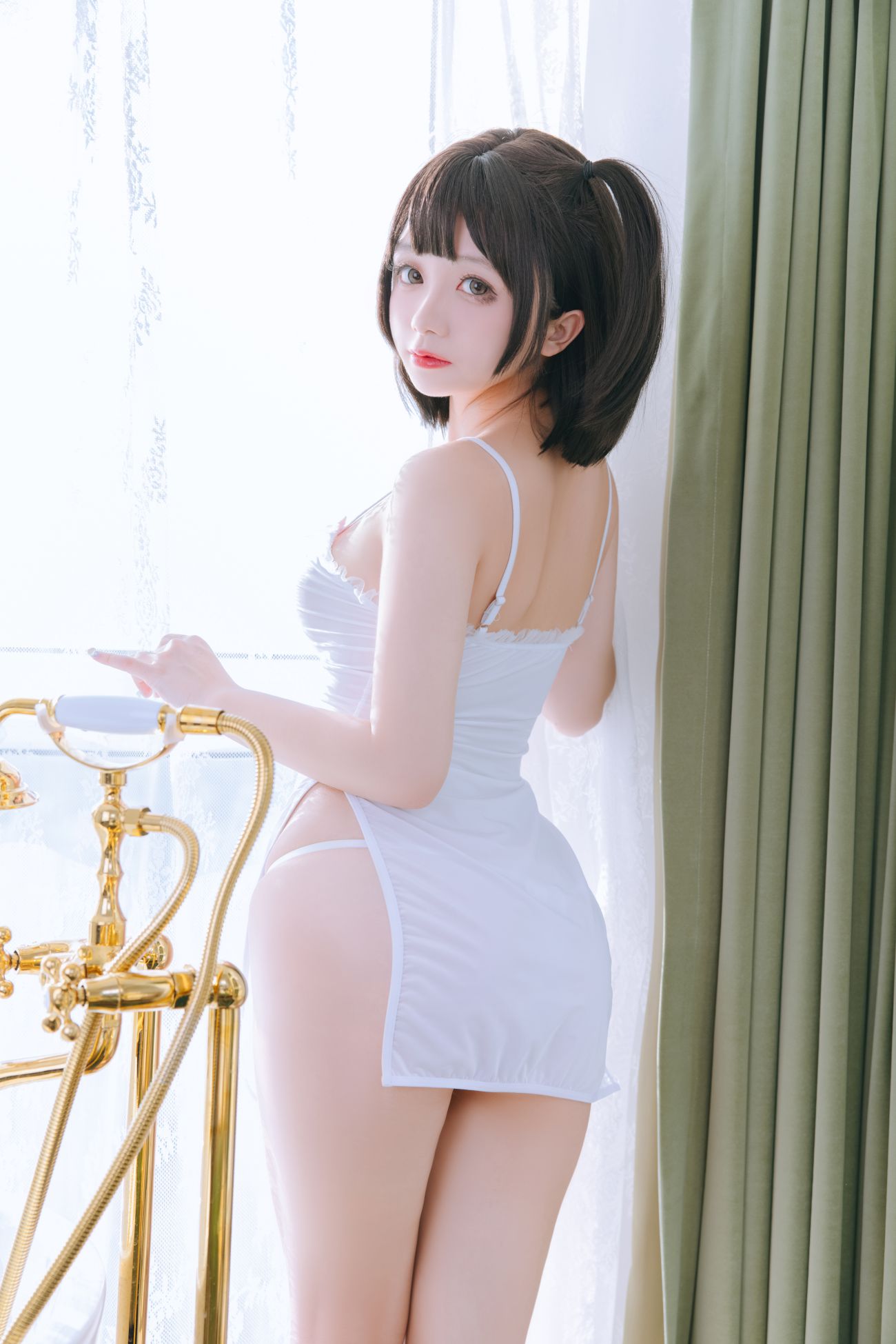 微博美少女日奈娇性感Cosplay写真湿身小白裙 (28)