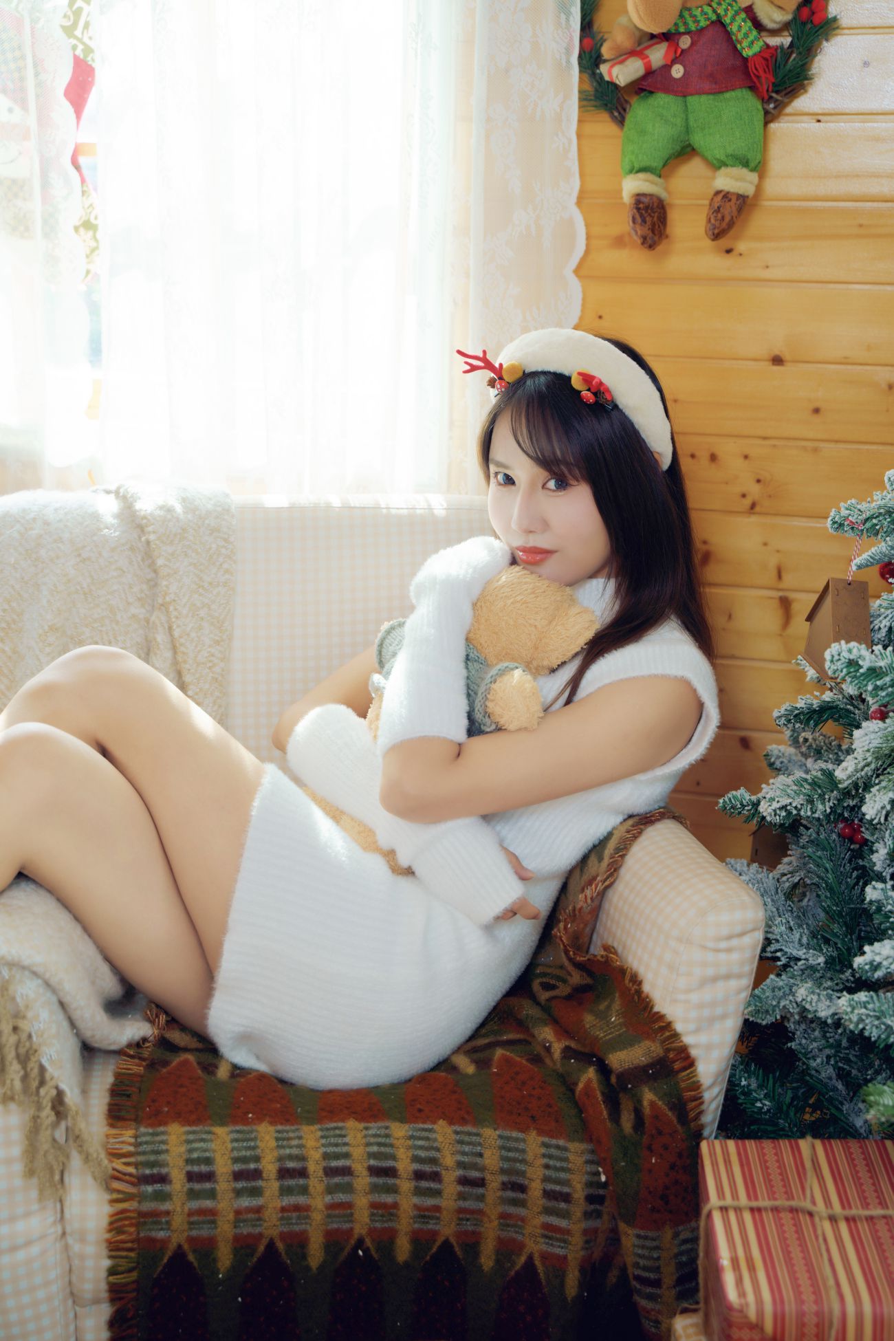 YITUYU艺图语模特唯美写真2021.12.21期圣诞少女 lin (24)