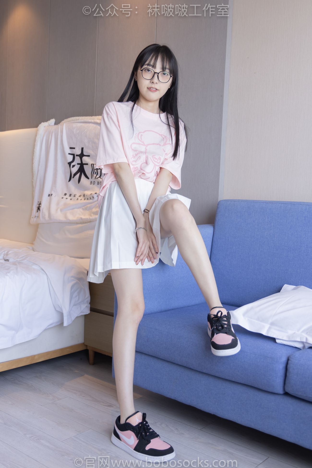 BoBoSocks袜啵啵美少女丝袜美脚写真第No.091期稚予板鞋淡粉色船袜黑色船袜裸足 (5)