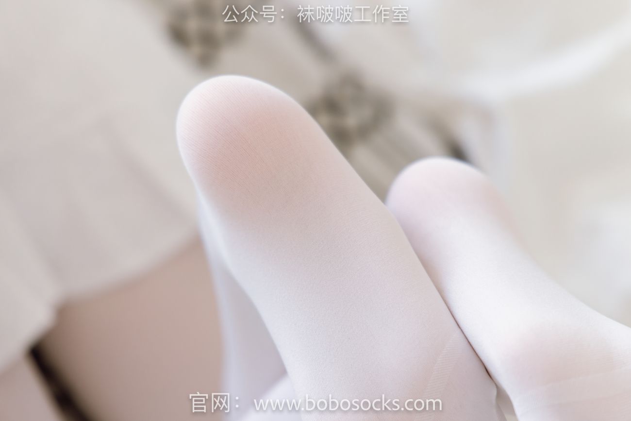 BoBoSocks袜啵啵美少女丝袜美脚写真第No.093期小甜豆贝壳头厚白丝 (103)