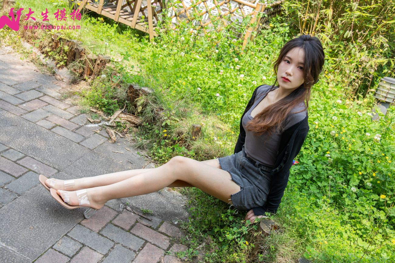 大生模拍大学生丝袜美脚私拍写真第No.273期芊羽 韩系美少女 (20)